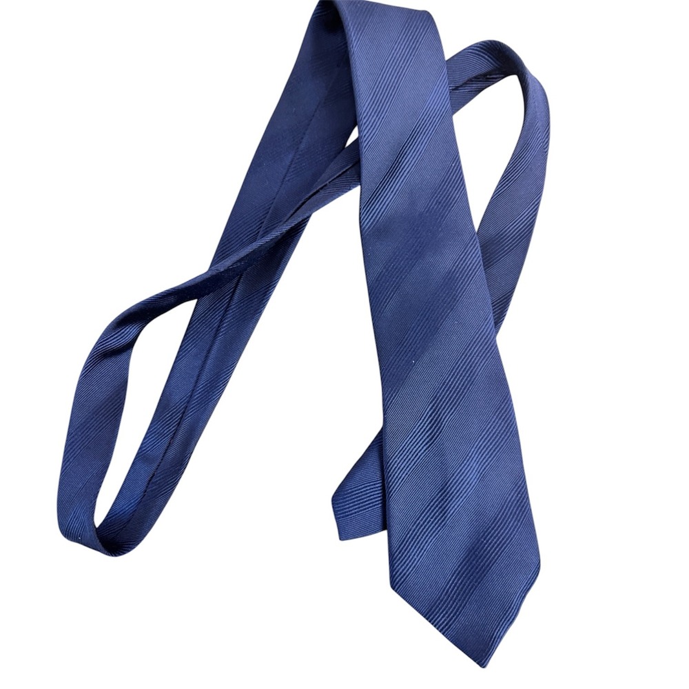 Oscar de la Renta 100% Silk Navy Blue Ribbed Stripe Necktie Hand Made Classic